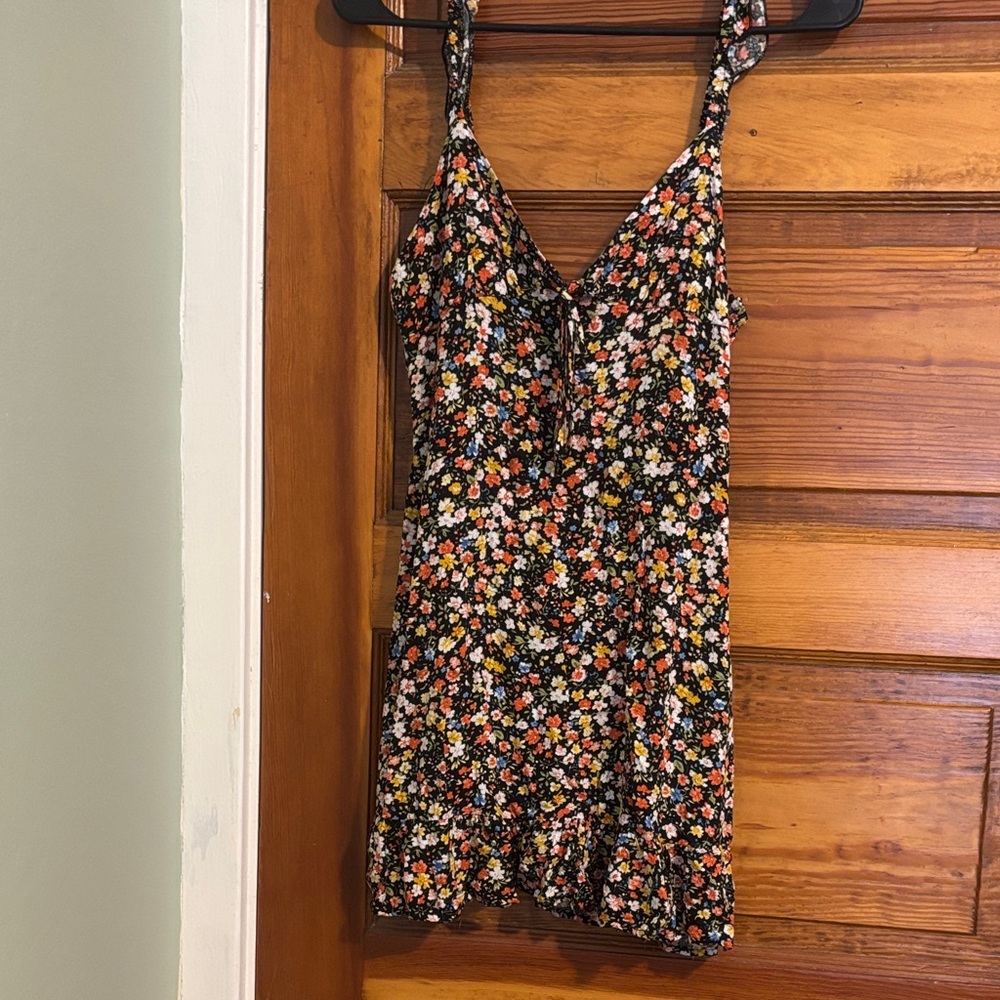 SHEIN Black Floral Patterned Top